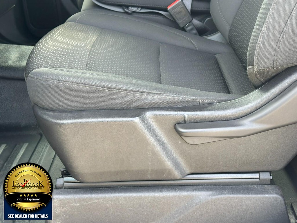 Chevrolet Silverado 1500 Vehicle Full-screen Gallery Image 21