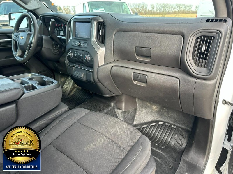 Chevrolet Silverado 1500 Vehicle Full-screen Gallery Image 11