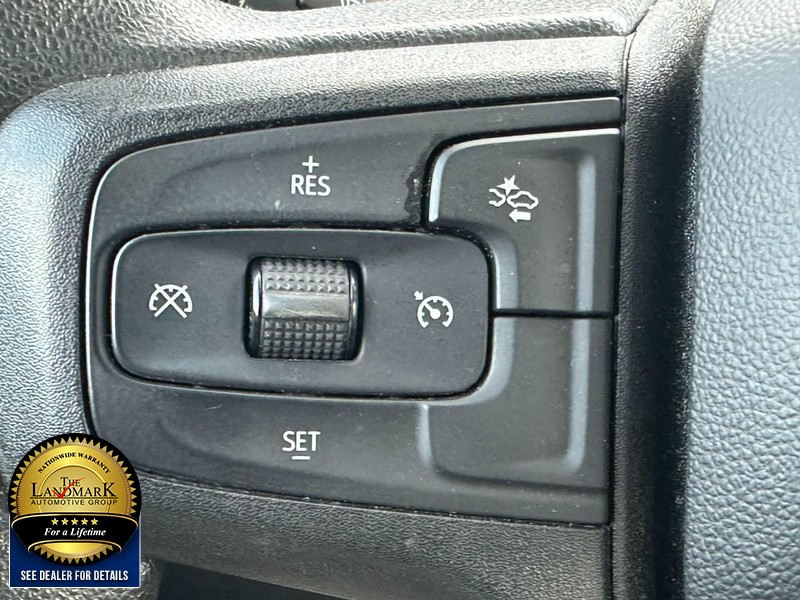 Chevrolet Silverado 1500 Vehicle Full-screen Gallery Image 16