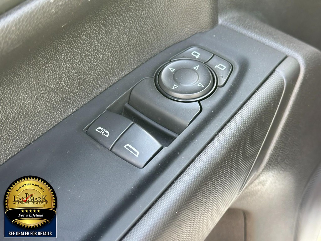 Chevrolet Silverado 1500 Vehicle Full-screen Gallery Image 8