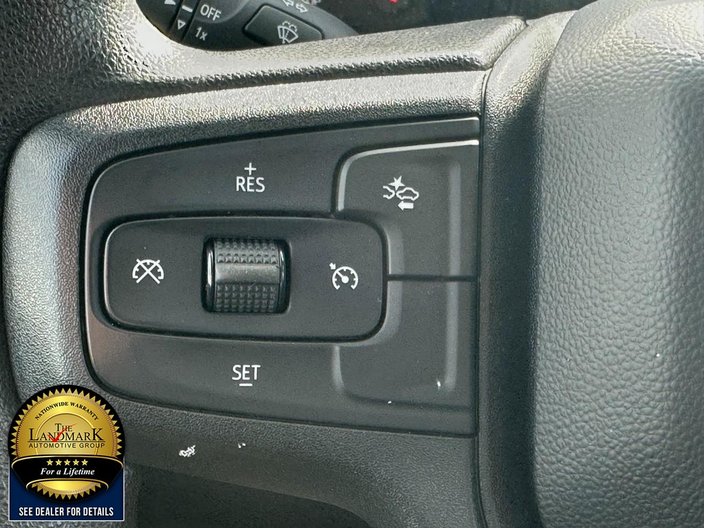 Chevrolet Silverado 1500 Vehicle Full-screen Gallery Image 10