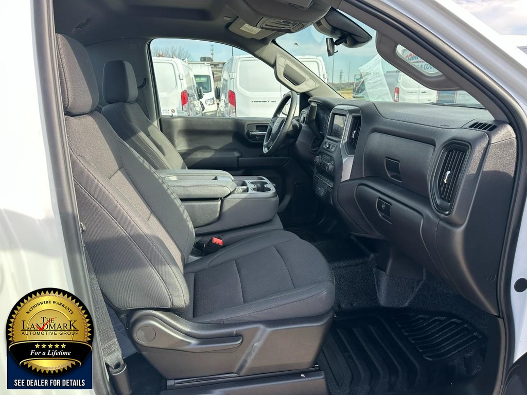 Chevrolet Silverado 1500 Vehicle Full-screen Gallery Image 13