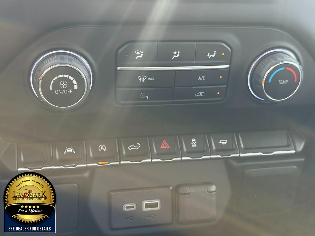 Chevrolet Silverado 1500 Vehicle Full-screen Gallery Image 16