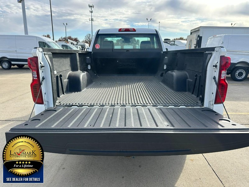 Chevrolet Silverado 1500 Vehicle Full-screen Gallery Image 5