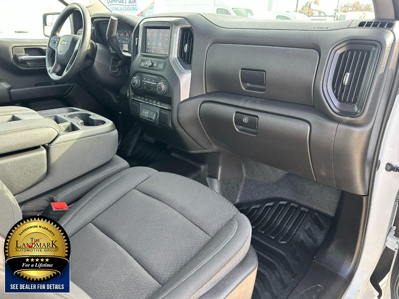 Chevrolet Silverado 1500 Vehicle Full-screen Gallery Image 11