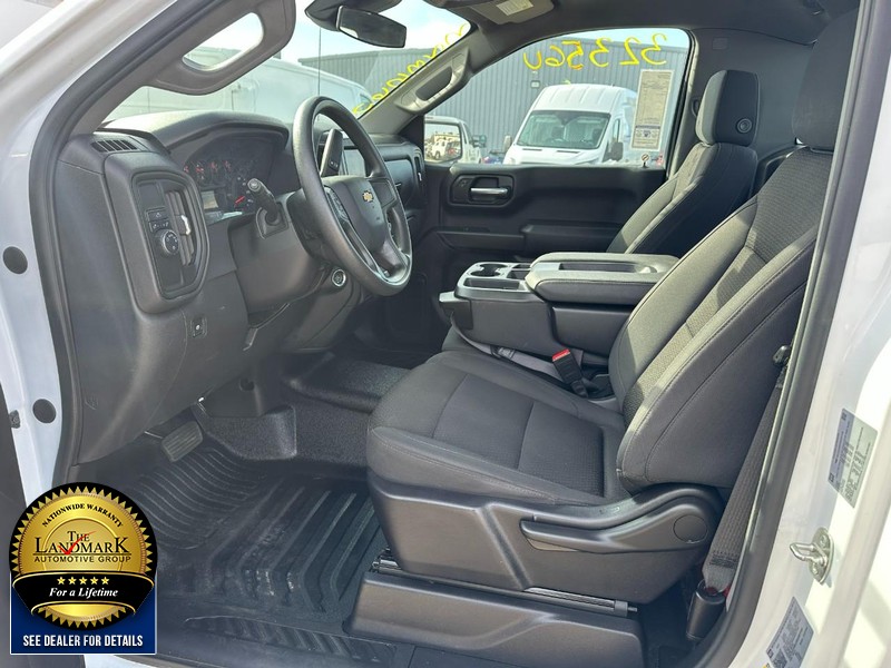 Chevrolet Silverado 1500 Vehicle Full-screen Gallery Image 12