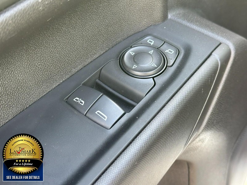 Chevrolet Silverado 1500 Vehicle Full-screen Gallery Image 14