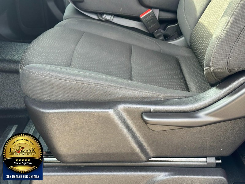 Chevrolet Silverado 1500 Vehicle Full-screen Gallery Image 15