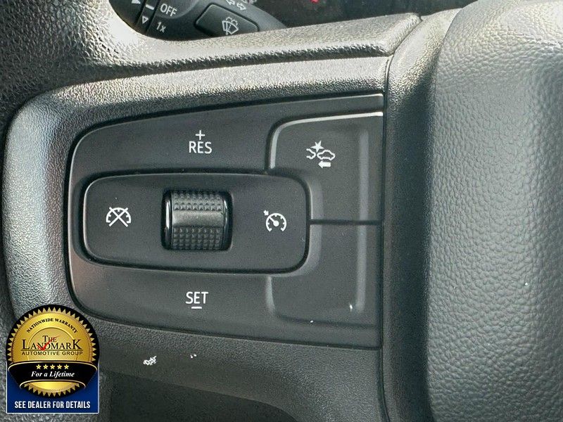 Chevrolet Silverado 1500 Vehicle Full-screen Gallery Image 16