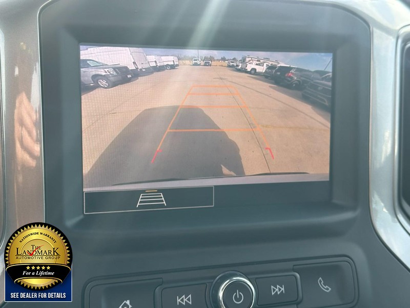 Chevrolet Silverado 1500 Vehicle Full-screen Gallery Image 20