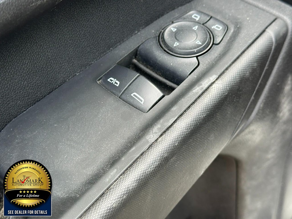 Chevrolet Silverado 1500 Vehicle Full-screen Gallery Image 8