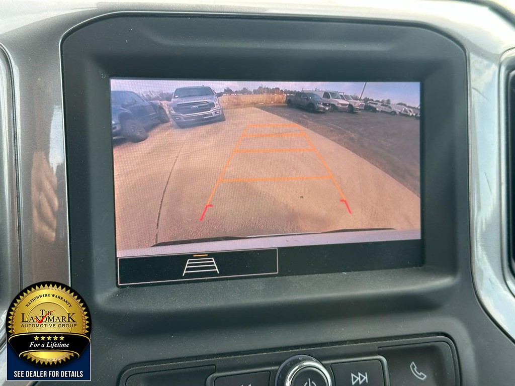 Chevrolet Silverado 1500 Vehicle Full-screen Gallery Image 12