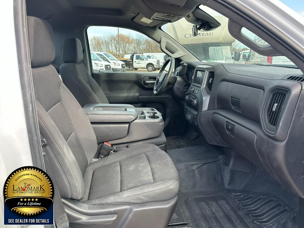 Chevrolet Silverado 1500 Vehicle Full-screen Gallery Image 13