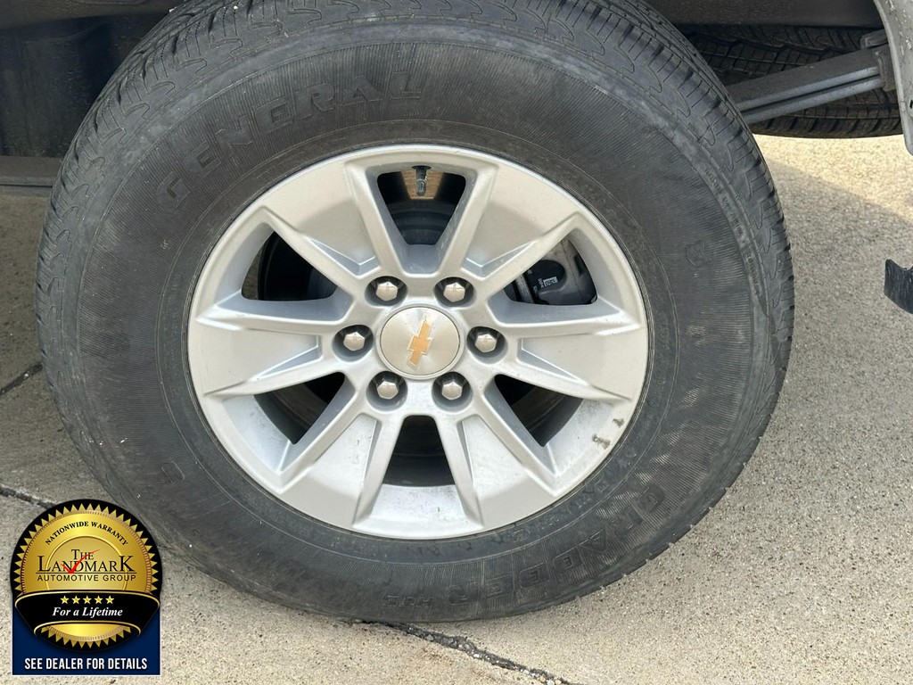 Chevrolet Silverado 1500 Vehicle Full-screen Gallery Image 18