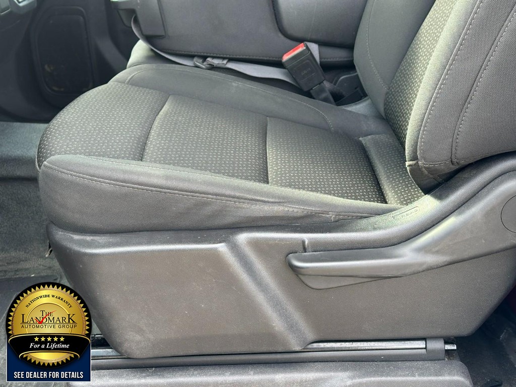 Chevrolet Silverado 1500 Vehicle Full-screen Gallery Image 21