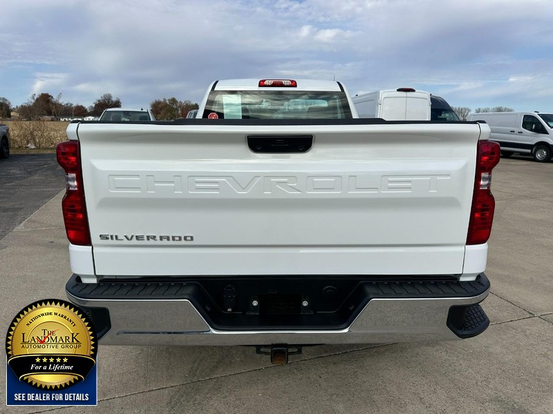 Chevrolet Silverado 1500 Vehicle Full-screen Gallery Image 4