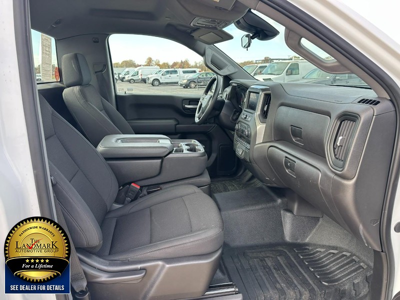 Chevrolet Silverado 1500 Vehicle Full-screen Gallery Image 10