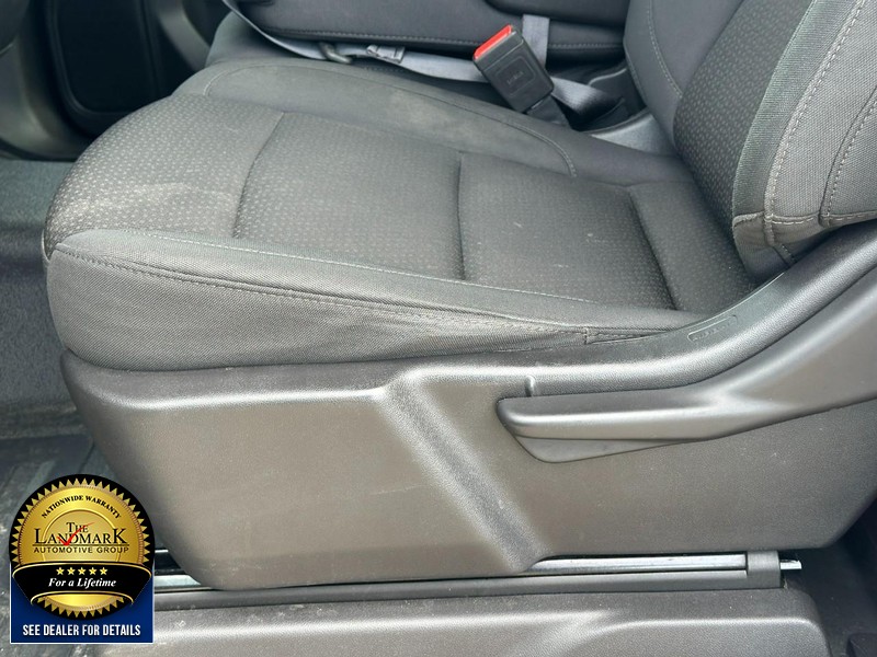 Chevrolet Silverado 1500 Vehicle Full-screen Gallery Image 15