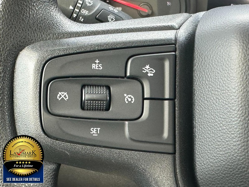 Chevrolet Silverado 1500 Vehicle Full-screen Gallery Image 16