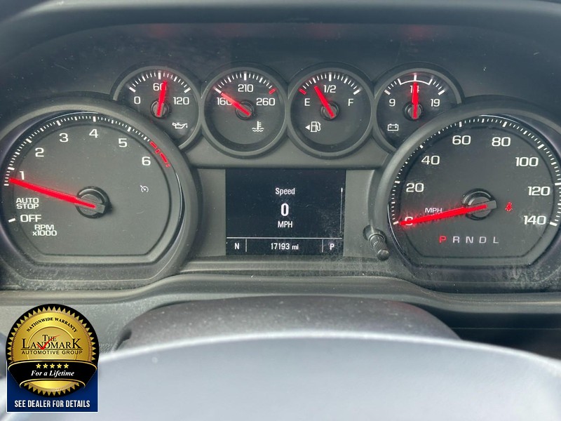 Chevrolet Silverado 1500 Vehicle Full-screen Gallery Image 17