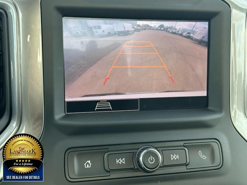 Chevrolet Silverado 1500 Vehicle Full-screen Gallery Image 20