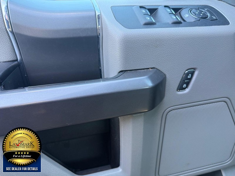 Ford F-150 Vehicle Full-screen Gallery Image 08