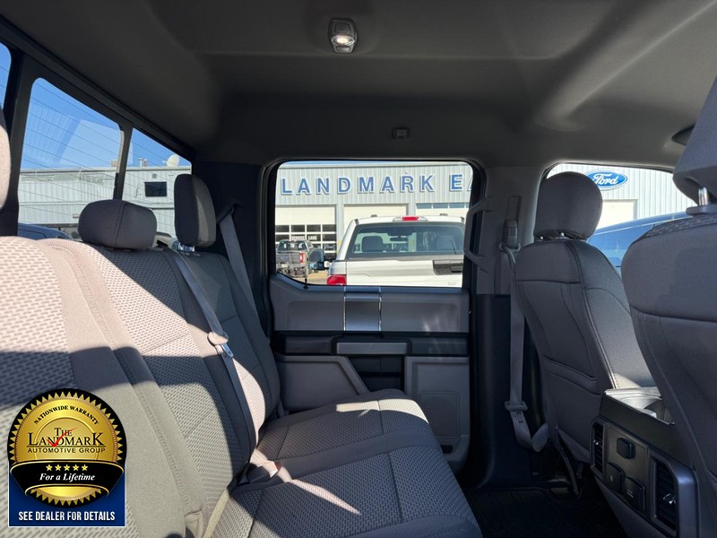 Ford F-150 Vehicle Full-screen Gallery Image 16