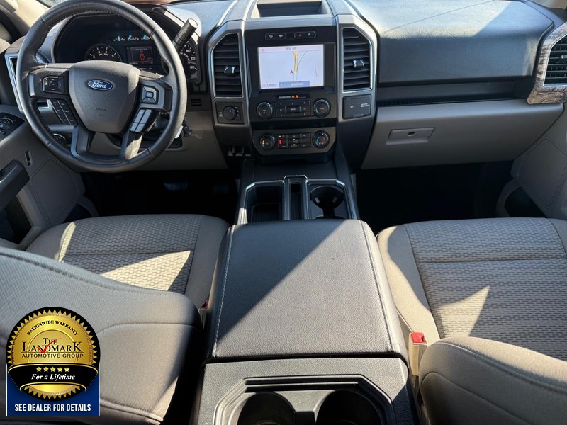 Ford F-150 Vehicle Full-screen Gallery Image 17