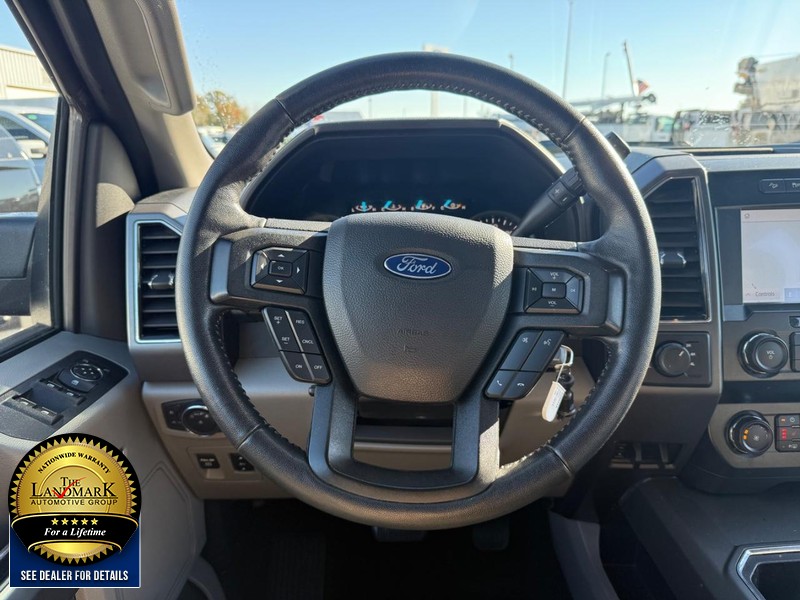 Ford F-150 Vehicle Full-screen Gallery Image 18