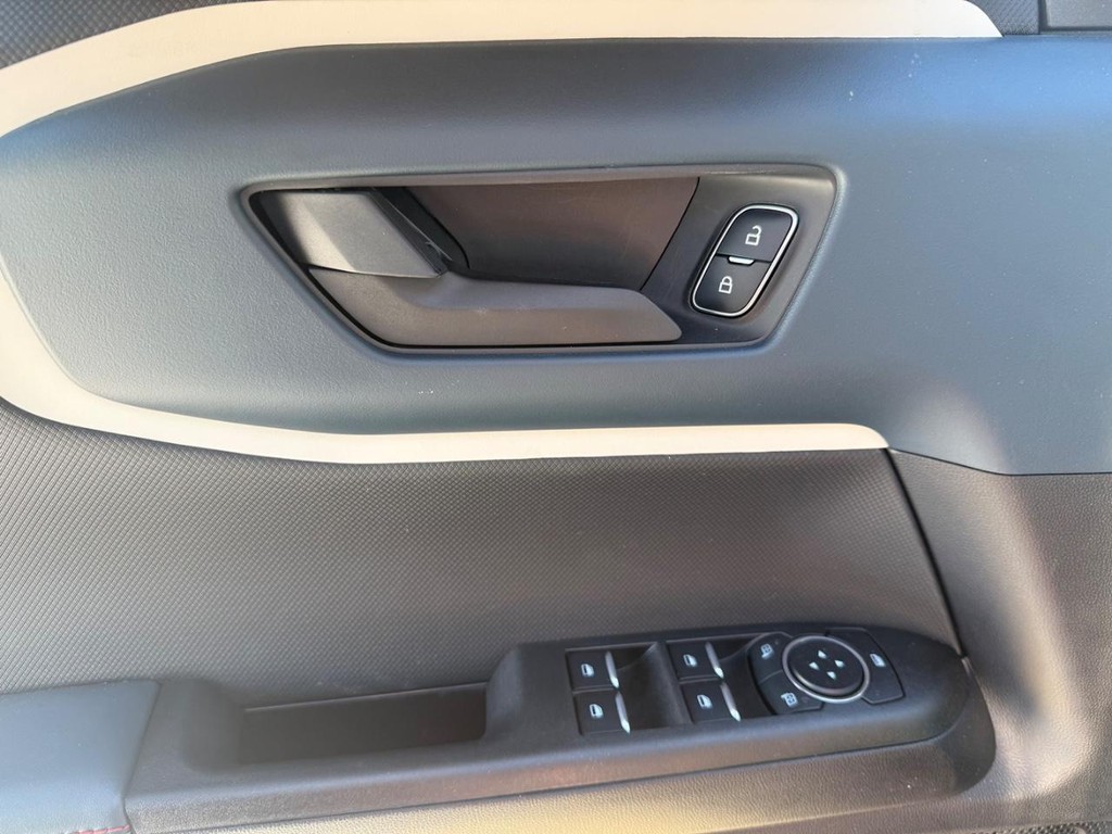 Ford Bronco Sport Vehicle Full-screen Gallery Image 8