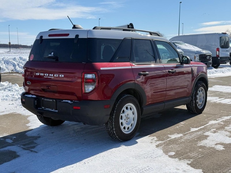 Ford Bronco Sport Vehicle Full-screen Gallery Image 28