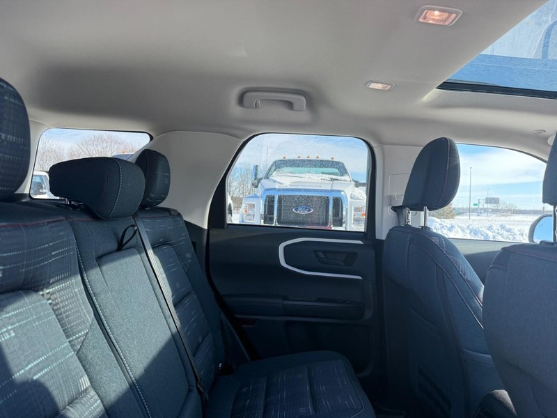 Ford Bronco Sport Vehicle Full-screen Gallery Image 38