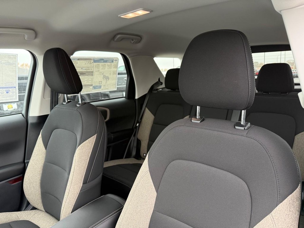 Ford Bronco Sport Vehicle Full-screen Gallery Image 5