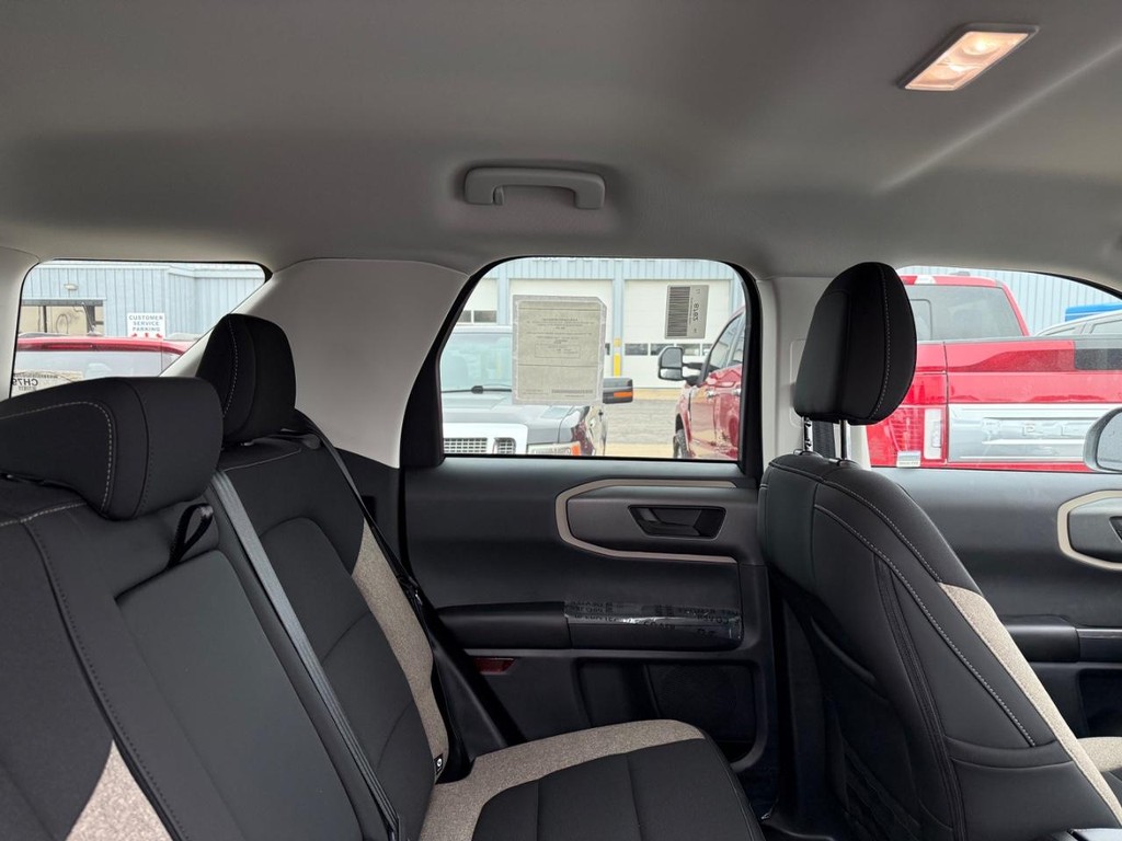 Ford Bronco Sport Vehicle Full-screen Gallery Image 9