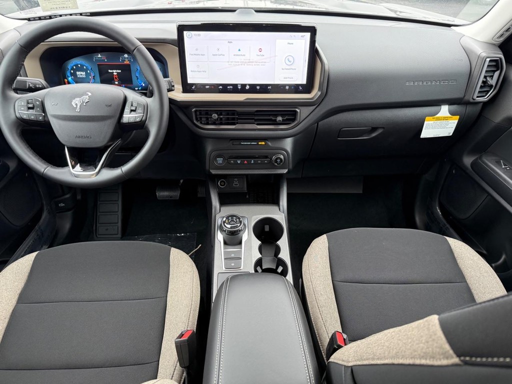 Ford Bronco Sport Vehicle Full-screen Gallery Image 10