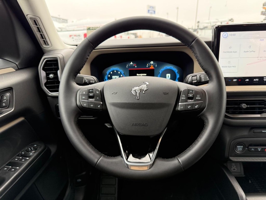 Ford Bronco Sport Vehicle Full-screen Gallery Image 11