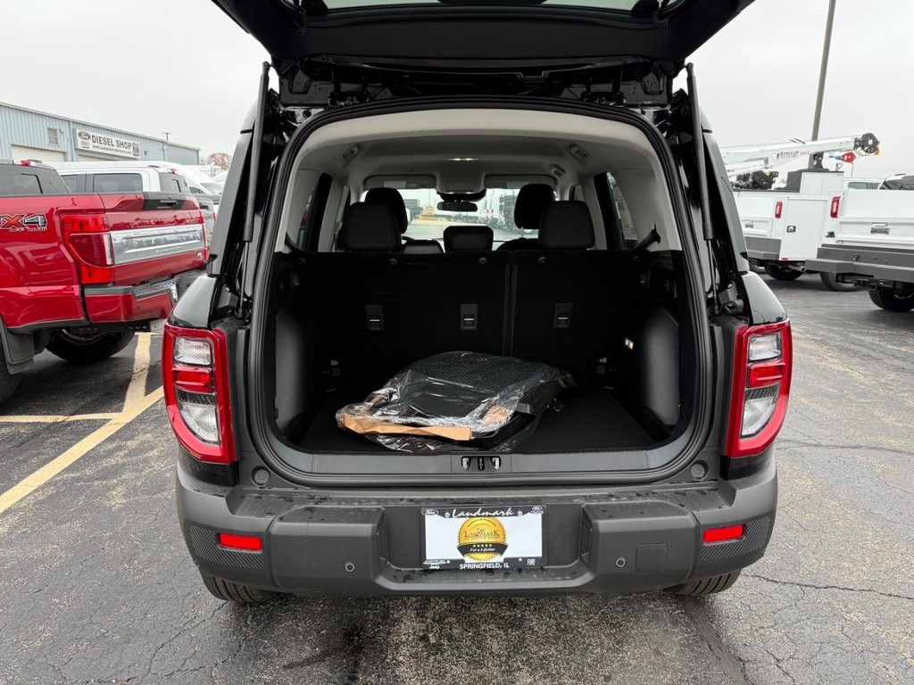 Ford Bronco Sport Vehicle Full-screen Gallery Image 13