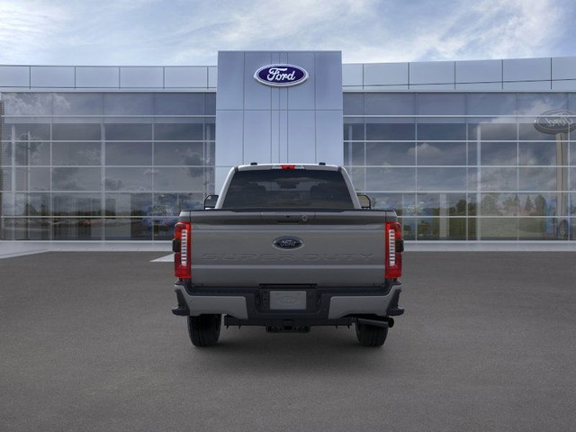 Ford F-250SD Vehicle Full-screen Gallery Image 5
