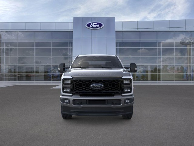Ford F-250SD Vehicle Full-screen Gallery Image 6
