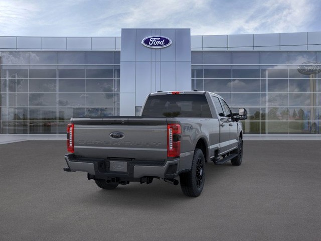 Ford F-250SD Vehicle Full-screen Gallery Image 8