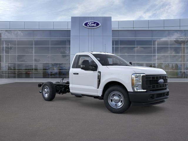 Ford F-350SD Vehicle Full-screen Gallery Image 7