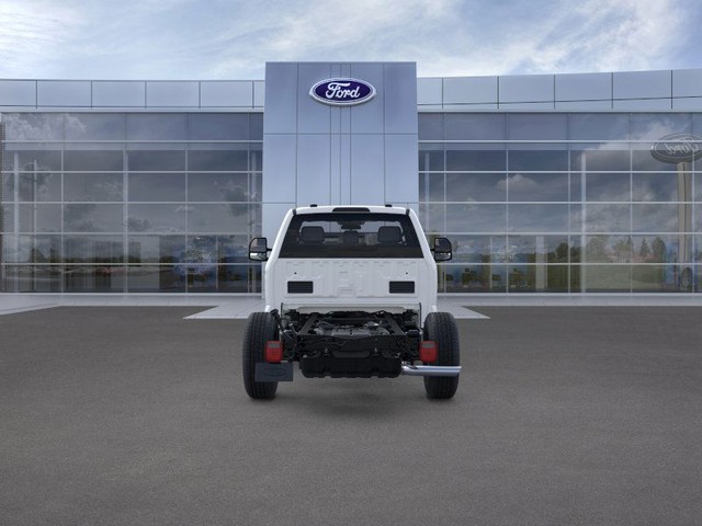 Ford F-350SD Vehicle Full-screen Gallery Image 5