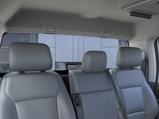 Ford F-350SD Vehicle Full-screen Gallery Image 22