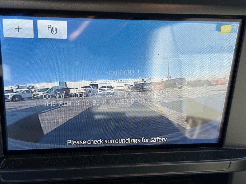 Ford Super Duty F-250 SRW Vehicle Full-screen Gallery Image 9