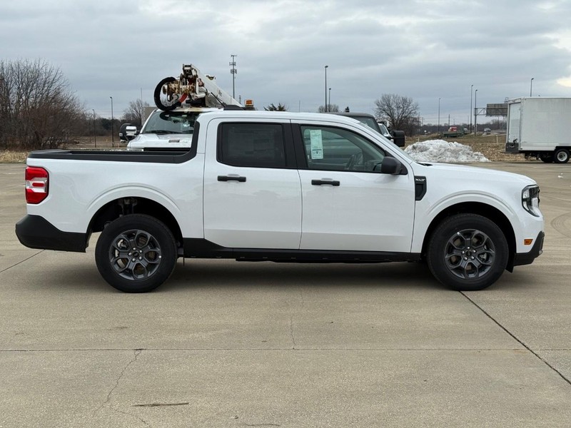 Ford Maverick Vehicle Full-screen Gallery Image 25