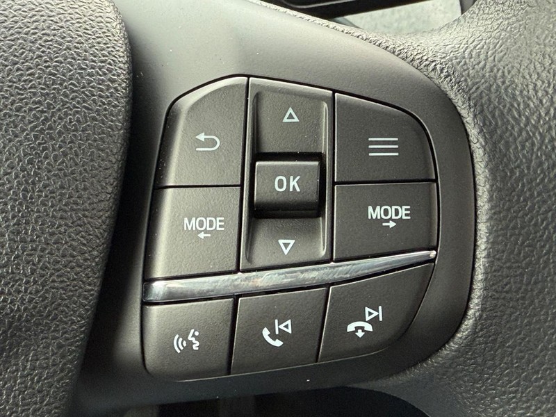 Ford Maverick Vehicle Full-screen Gallery Image 35