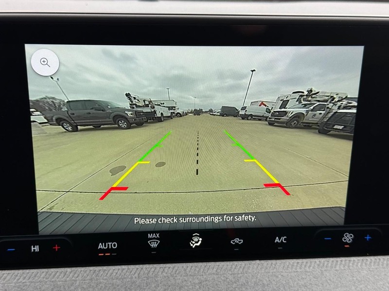 Ford Maverick Vehicle Full-screen Gallery Image 36