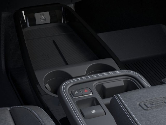 Ford Mustang Mach-E Vehicle Full-screen Gallery Image 15