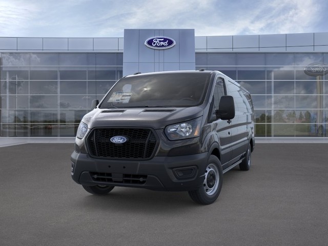 Ford Transit-250 Vehicle Full-screen Gallery Image 2