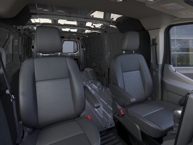 Ford Transit-250 Vehicle Full-screen Gallery Image 10